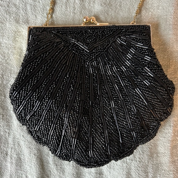 Vintage Black Beaded Clamshell evening bag with snake chain strap. EUC - Picture 5 of 10